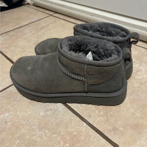 Classic UGG Ultra Minis